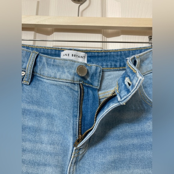 Bundle of Lane Bryant Mid Rise Boyfriend Black Light Wash Jean Shorts 14 Denim - Picture 5 of 16